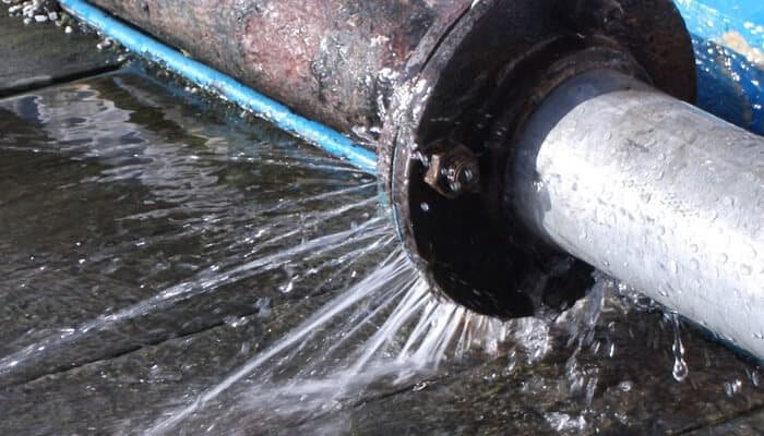 10 ways to save water on plumbing